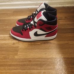 Air Jordan 1 Mid OG