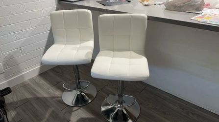 Set 2 bar stools (Nuevo en Su caja)