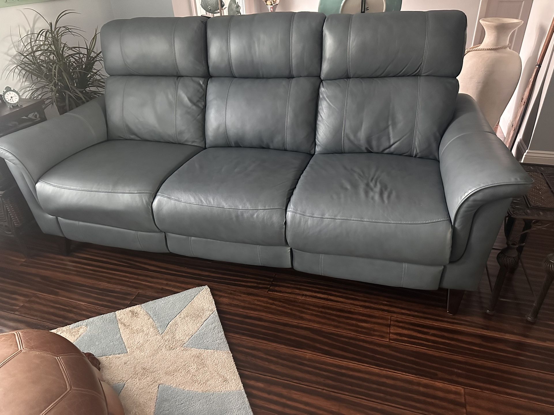 Avezzano Leather Dual Power Reclining Sofa