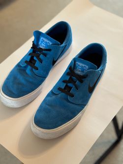 Shoes (6) and hats (2)