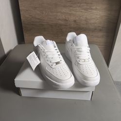 Nike Men’s Air Force 1 NEW Size 9.5