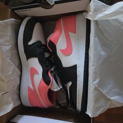 Nike JORDAN Size 6 Kids Sneakers