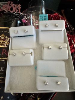 Moissanite studs