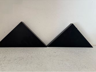 Corner shelves set of 2