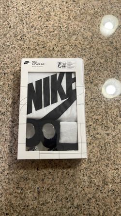 Nike 3-piece set 0-6 months