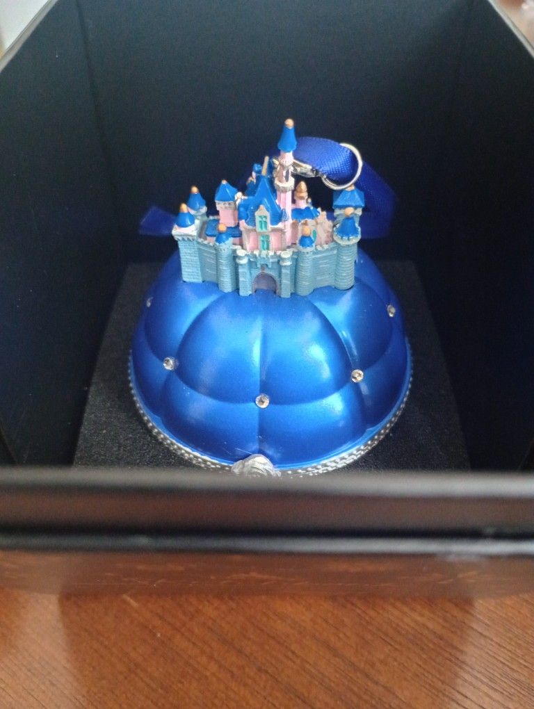 Disney Store Castle Sketchbook Collection Engagement Ring Holder And Ornament