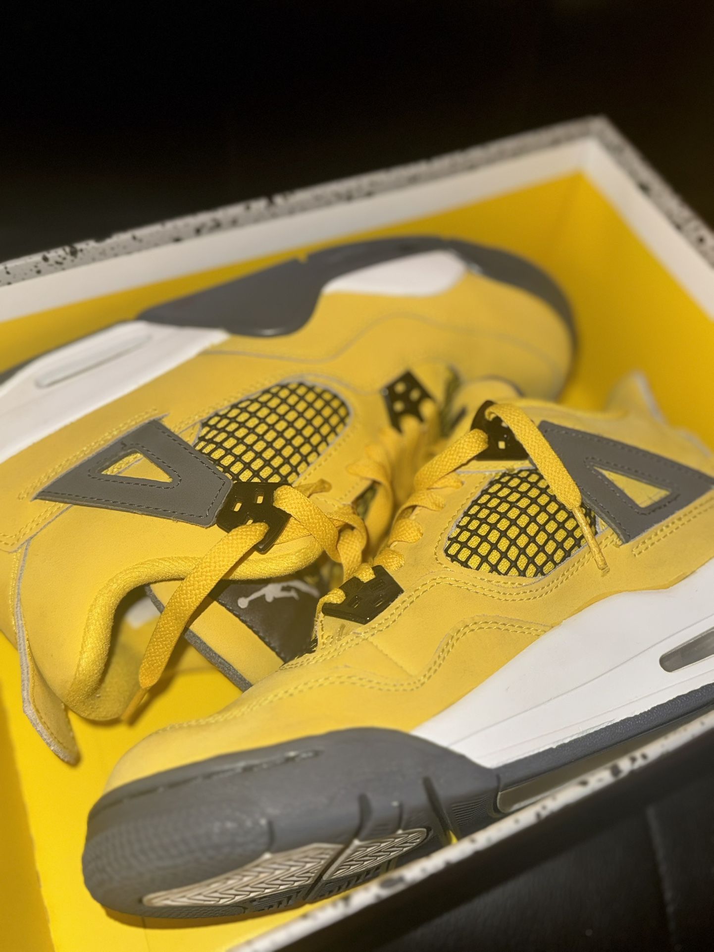 Jordan 4 Retro Lightning (2021)