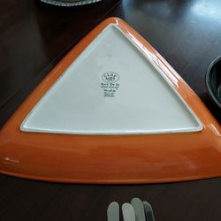 CLAY ART ROCK EM UP HANDPAINTED GOOD CONDITION  CHIP AND DIP. BOWL  $10.00