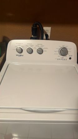 Whirlpool washer  good working condition    Todo Trabaja bien un año de uso Nomas