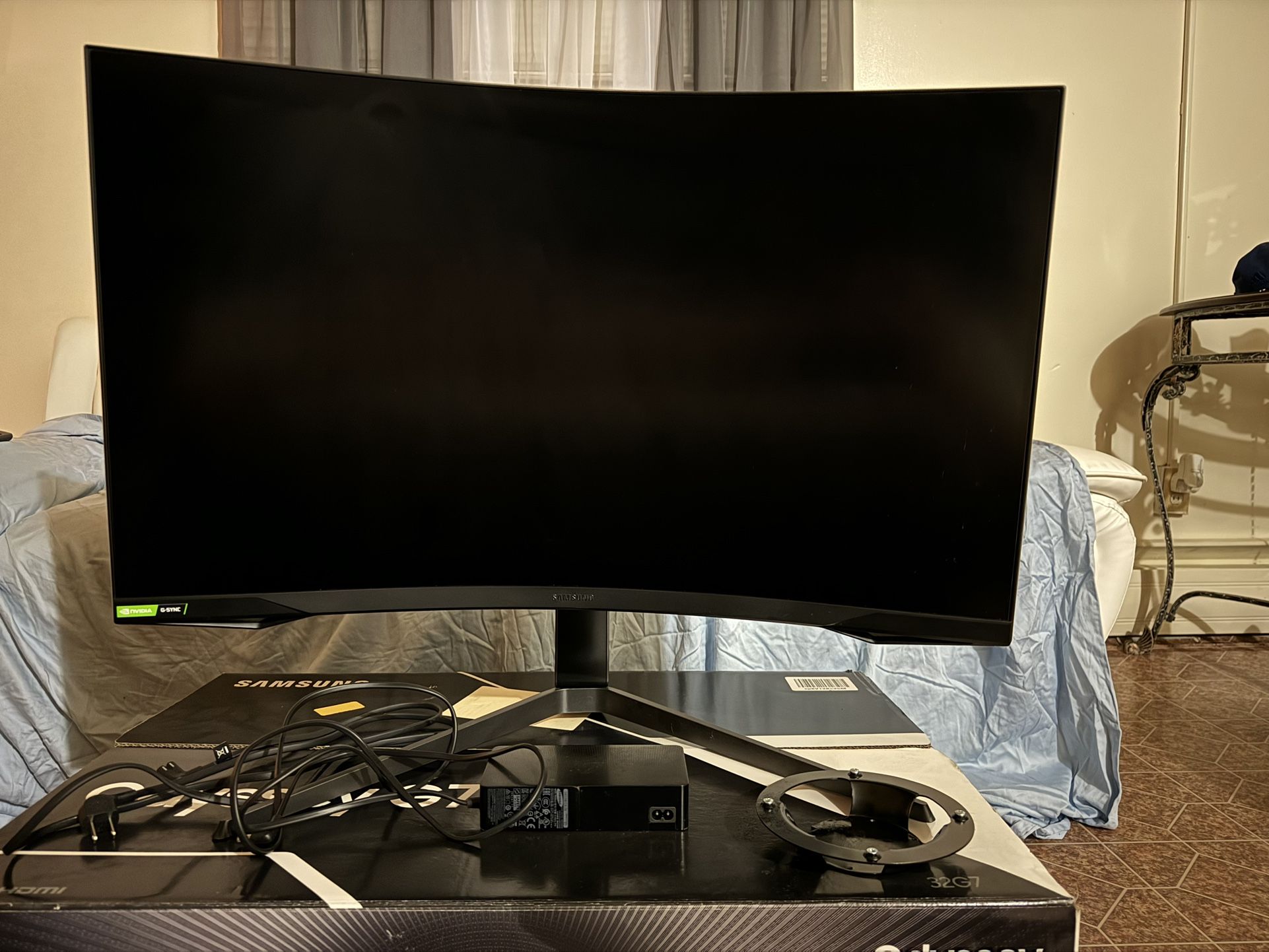 Samsung Odyssey G7 Gaming Monitor 32 Inch