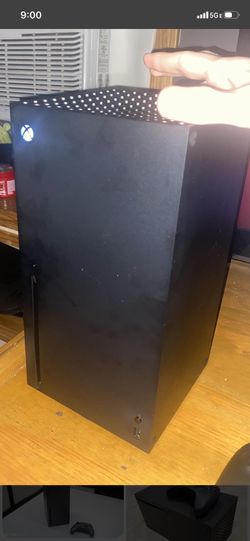 Xbox series X.  Comes with controller and Astro 10 headset.
