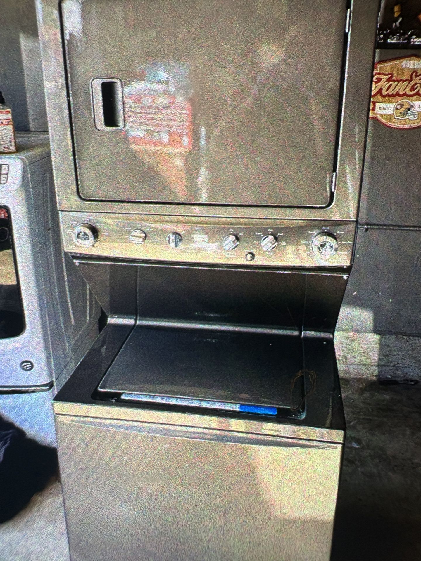 Like New Kenmore Stacked Washer Dryer Gas