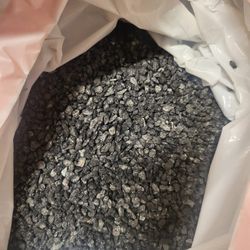 Fish tank gravel