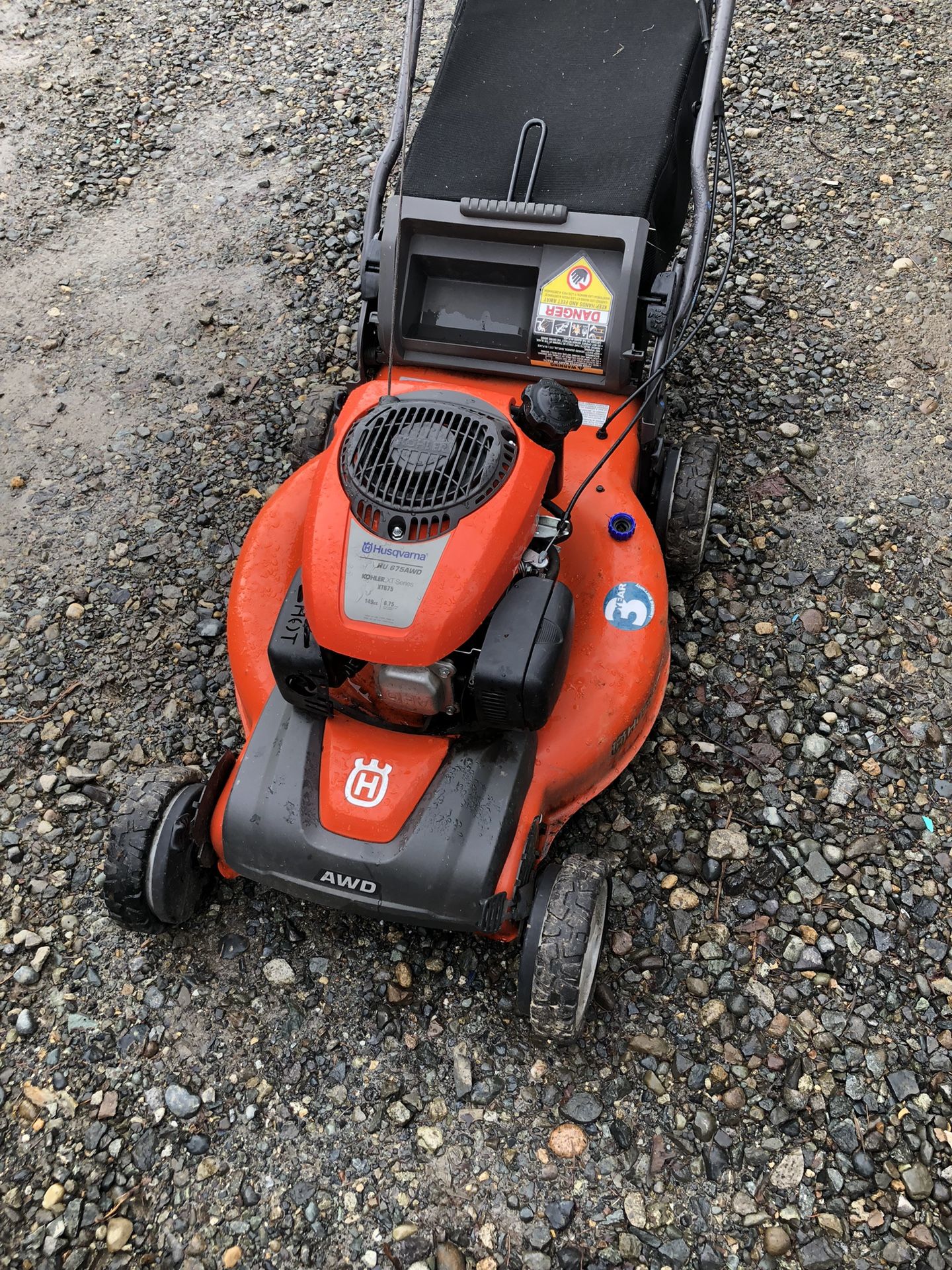 Awd Husqvarna self-propelled lawnmower works great