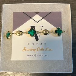 18K Gold Plated clover-shaped motifs