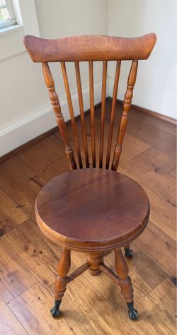 Vintage Adjustable Piano Stool with  Claw Feet