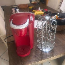 KEuRIG Coffee Machine With A Coffee Cups Holder