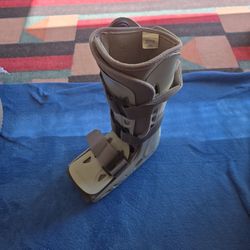 Aircast Walking Boot