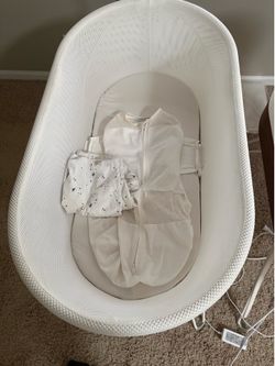 Pre-Owned Snoo - Like New