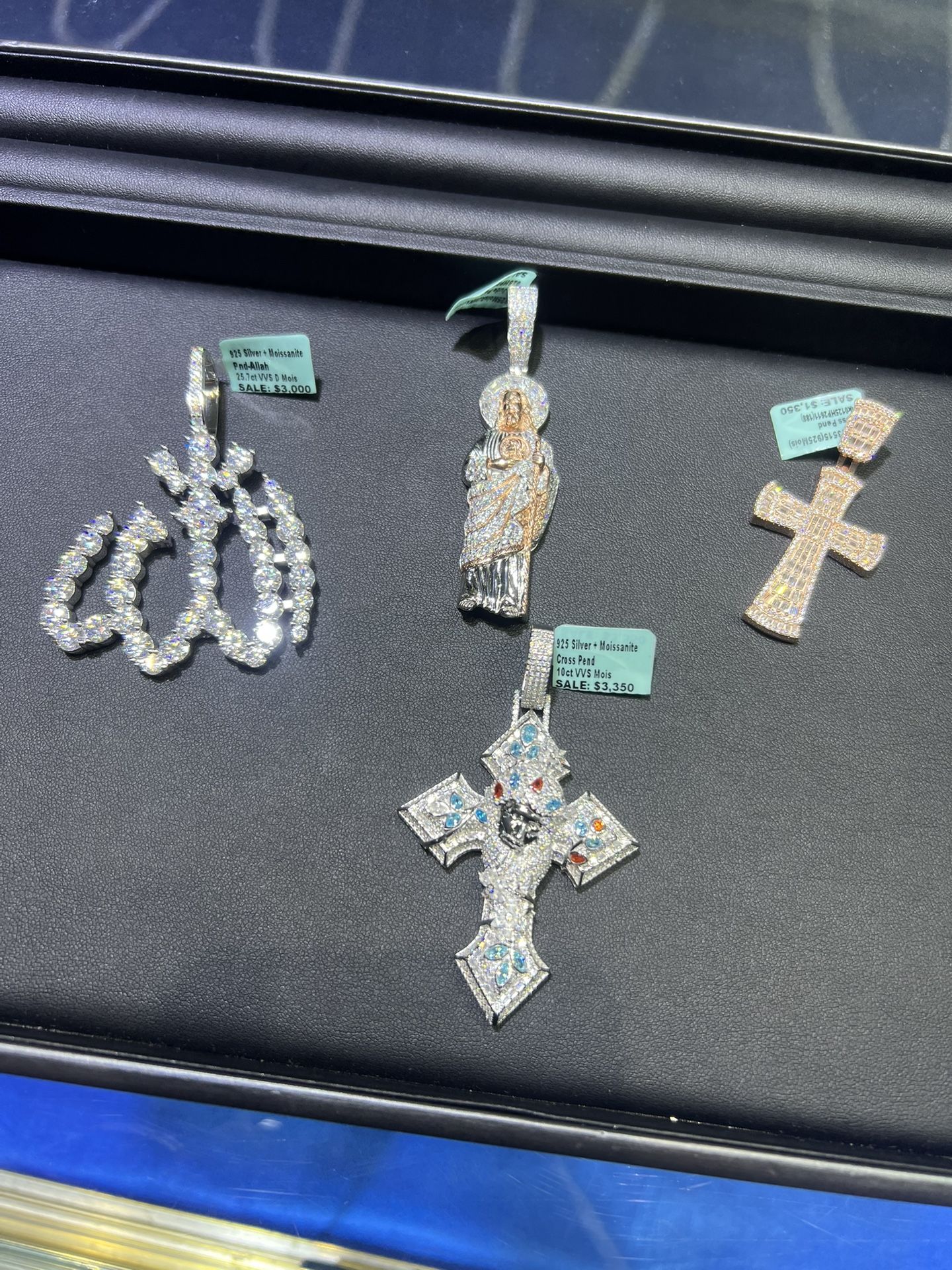 Moissanite pendants
