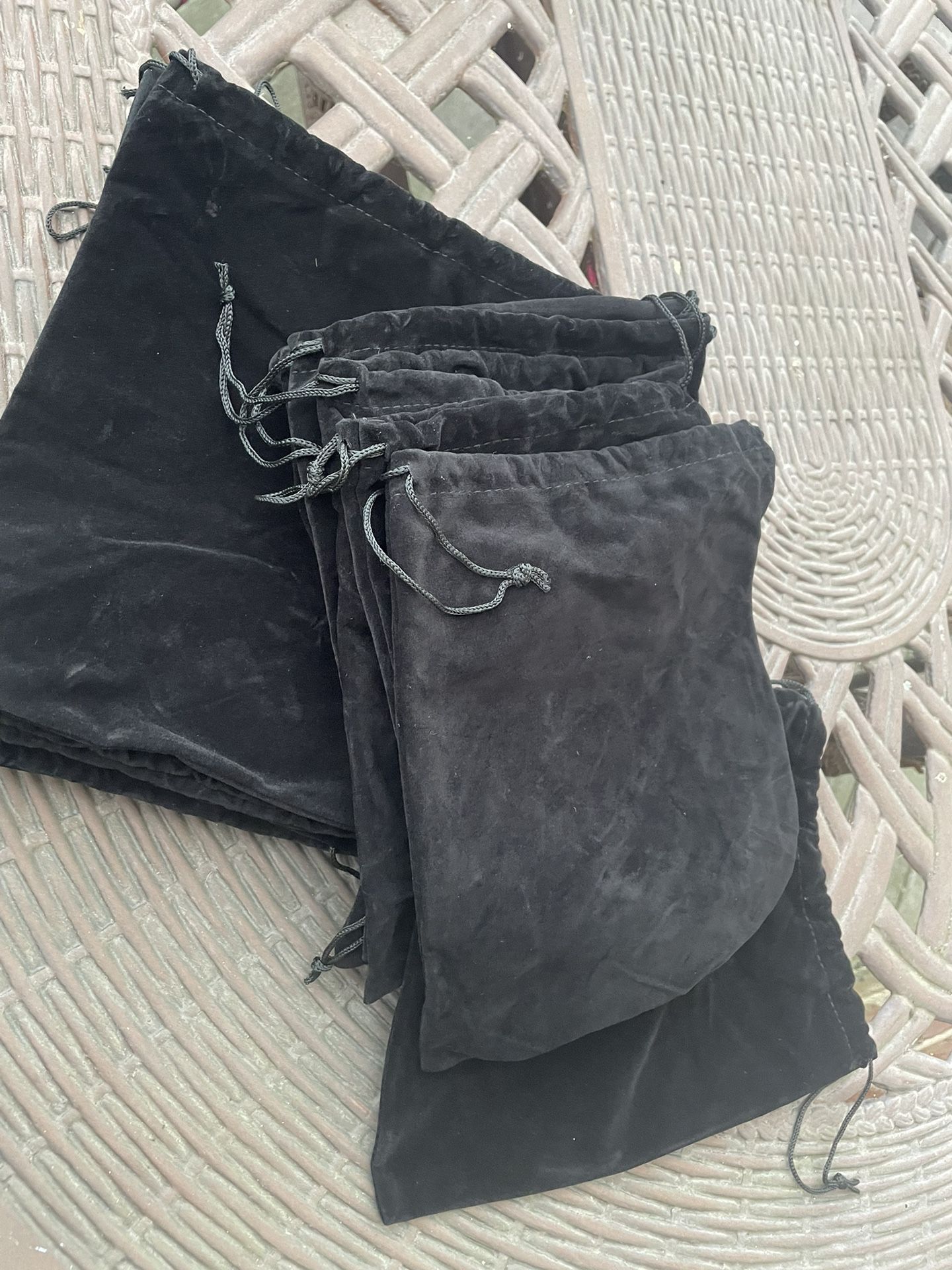 Lot Of 25 Brand New 7x9 Inch Velvet Drawstring Bags