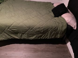 Queen size bed set!