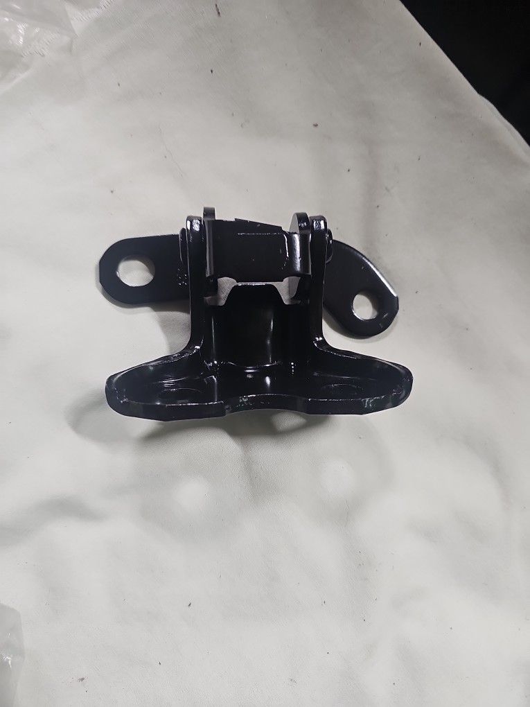 19-22 Toyota Avalon REAR RIGHT PASSENGER SIDE DOOR UPPER HINGE