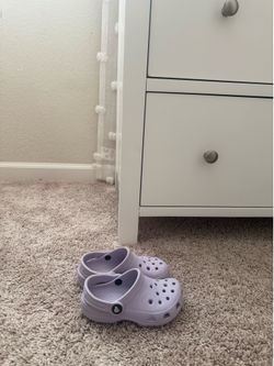 Girls crocs