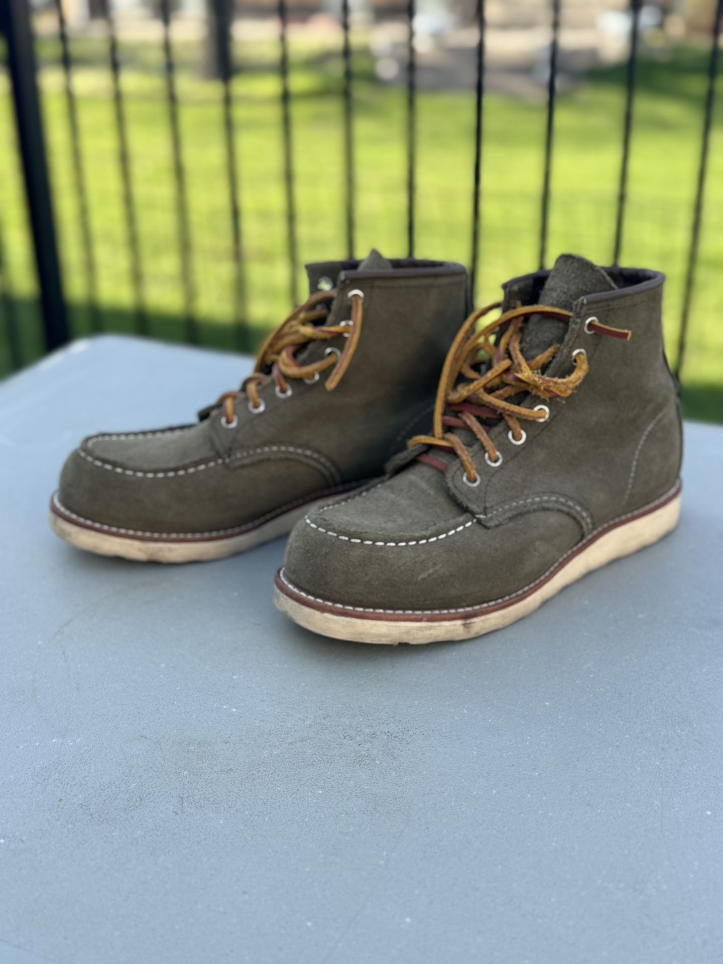 Red Wing 8857 size 9D Loden Abilene Moc Toe
