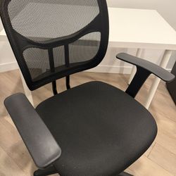 Black Desk Roller Chair 