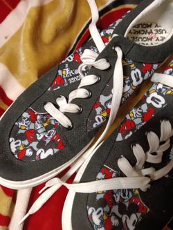 Disney shoes almost new