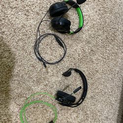 2 Xbox One Headphone sets