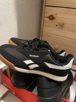 Mens Reebok indoor soccer shoes size 11