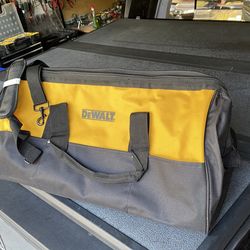 DeWalt Original Brand New 26” For 6 Tools Construction Tool Bag