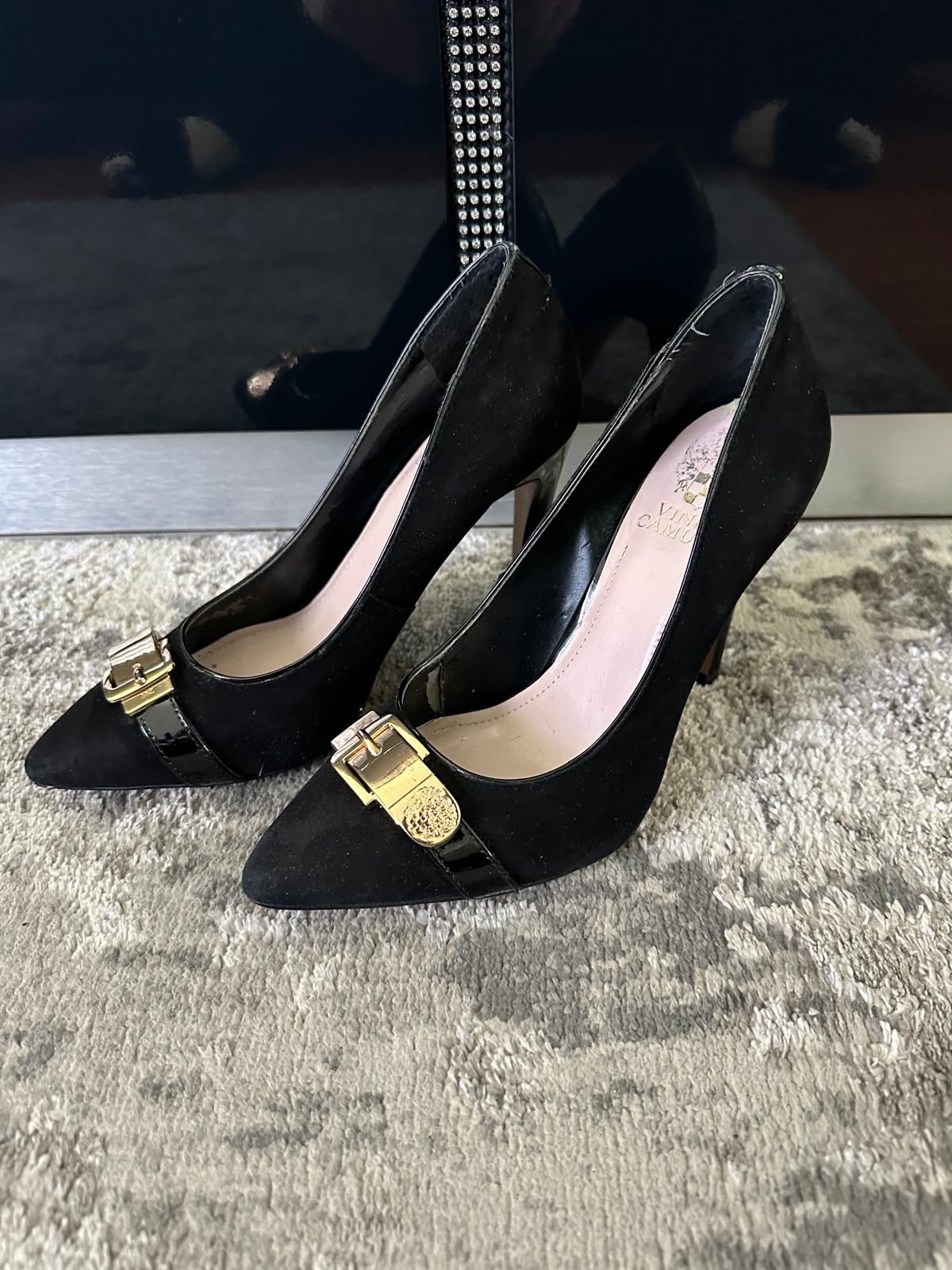 VINCE CANUTO BLACK SUEDE/GOLD BUCKLE SHOES SIZE 6