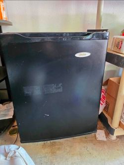 Haier Black Mini Fridge