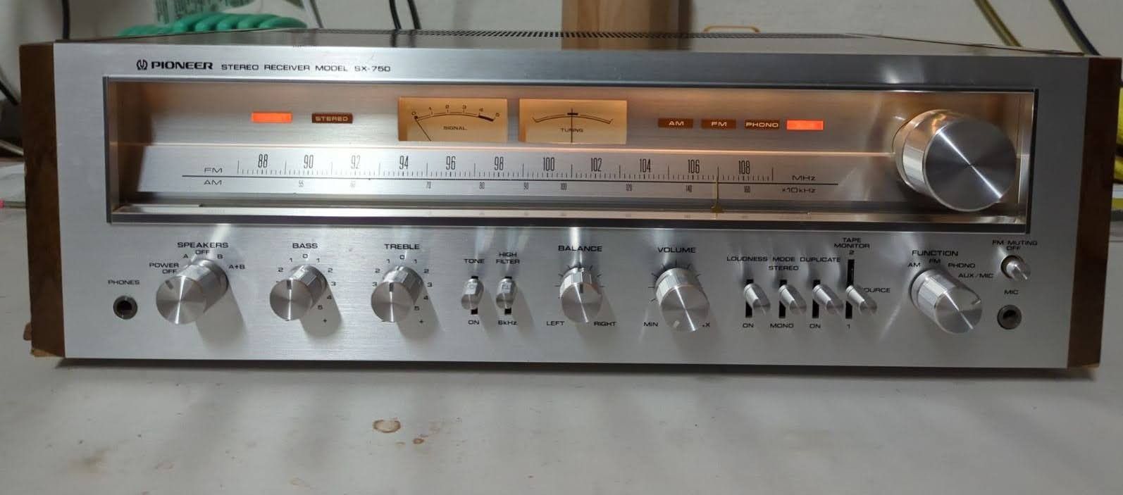 Vintage Pioneer SX 750 stereo receiver. Serviced