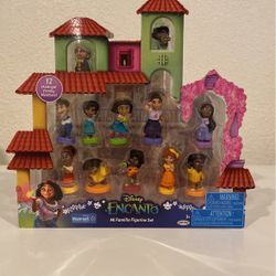 Disney Encanto Mi Familia Figurine Set