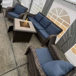 OUTDOOR PATIO FURNITURE WITH FIRE PIT 