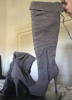 Boots with high heel size 8 suede