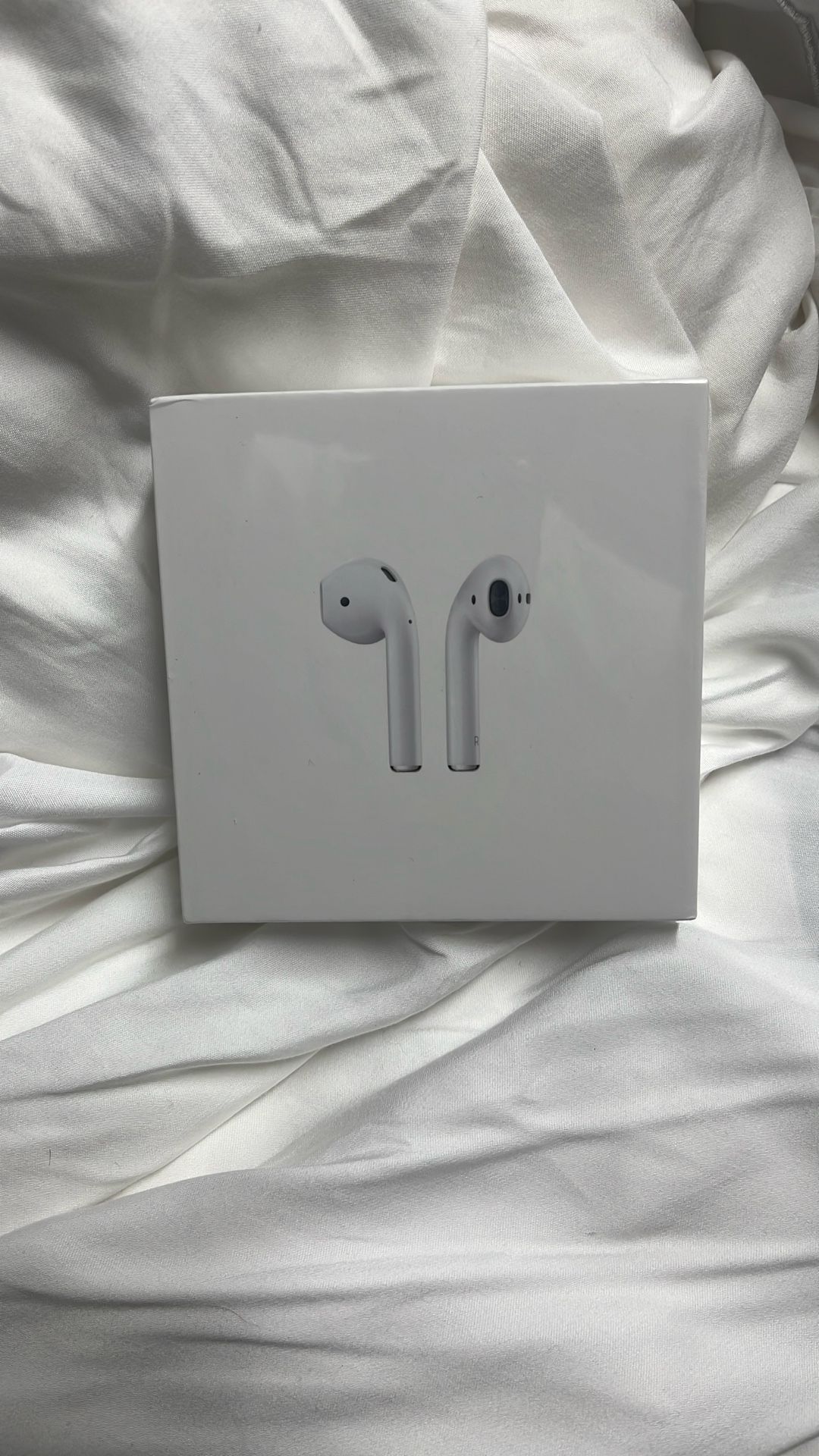 Genuine . Apple 2nd Generation AirPod 