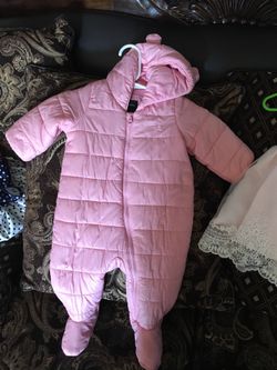 Baby stuff baby clothes onesie and dress like new no staines worn once