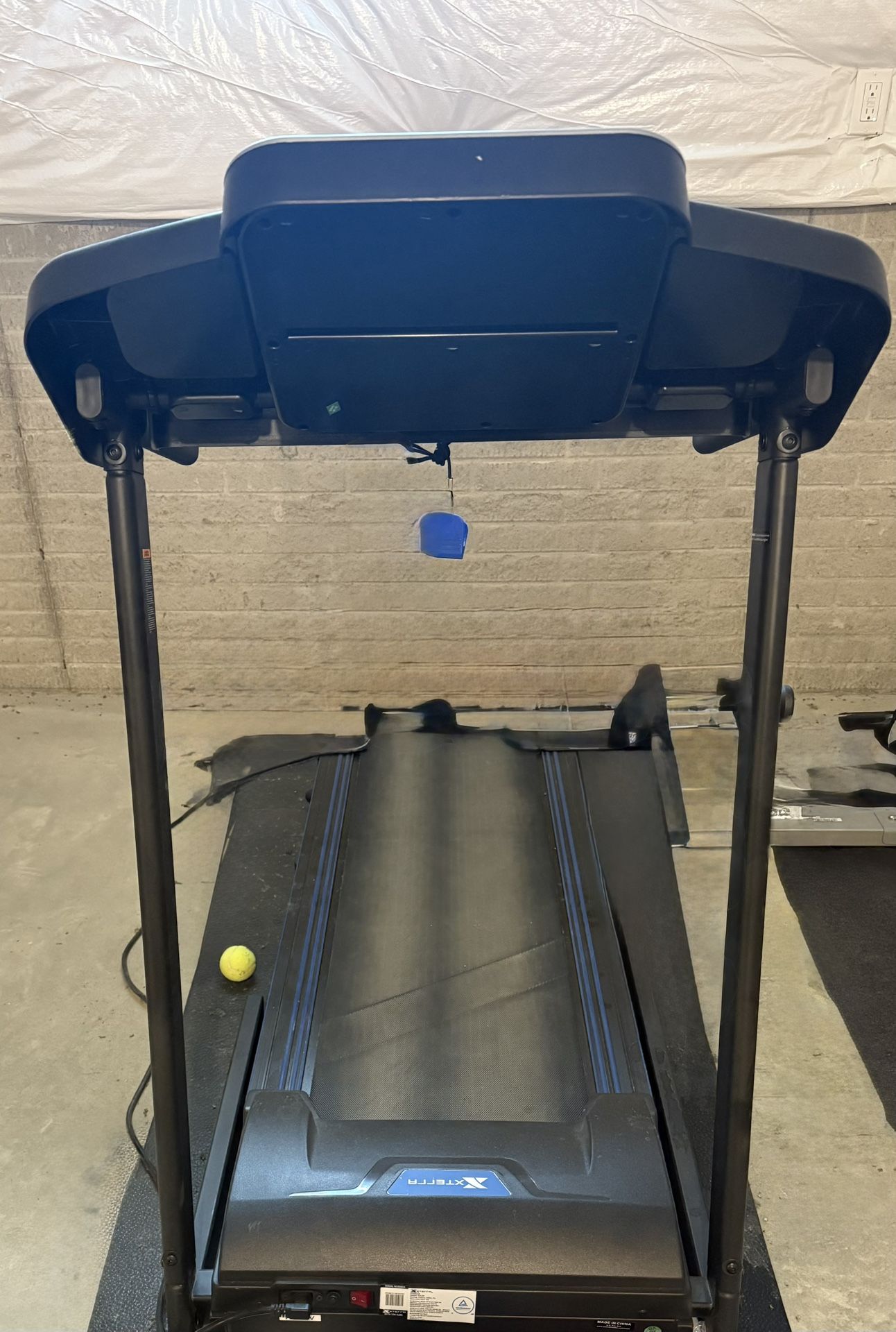XTERRA Fitness TR150 Folding Treadmill - Like New!