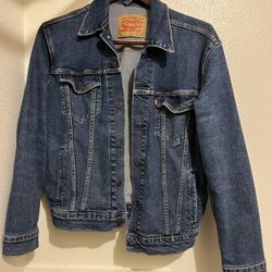 Levi’s Stonewash Trucker Jacket – Men’s Medium
