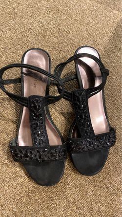Women’s Short Heels Size 7 Black