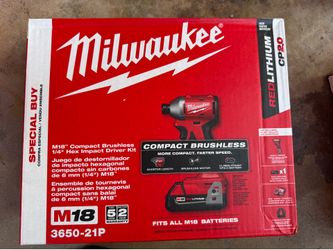 BRAND NEW MILWAUKEE M18 COMPACT BRUSHLESS IMPACT DRIVER KIT