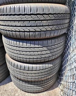 225/55r19 Toyo tires con 80% de Vida las 4
