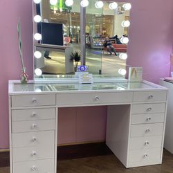 Brand New in sealed Box vanity set (Desk With Bluetooth led mirror)