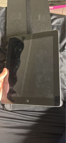 iPad 4th Generation W/ Wi-Fi + Cellular