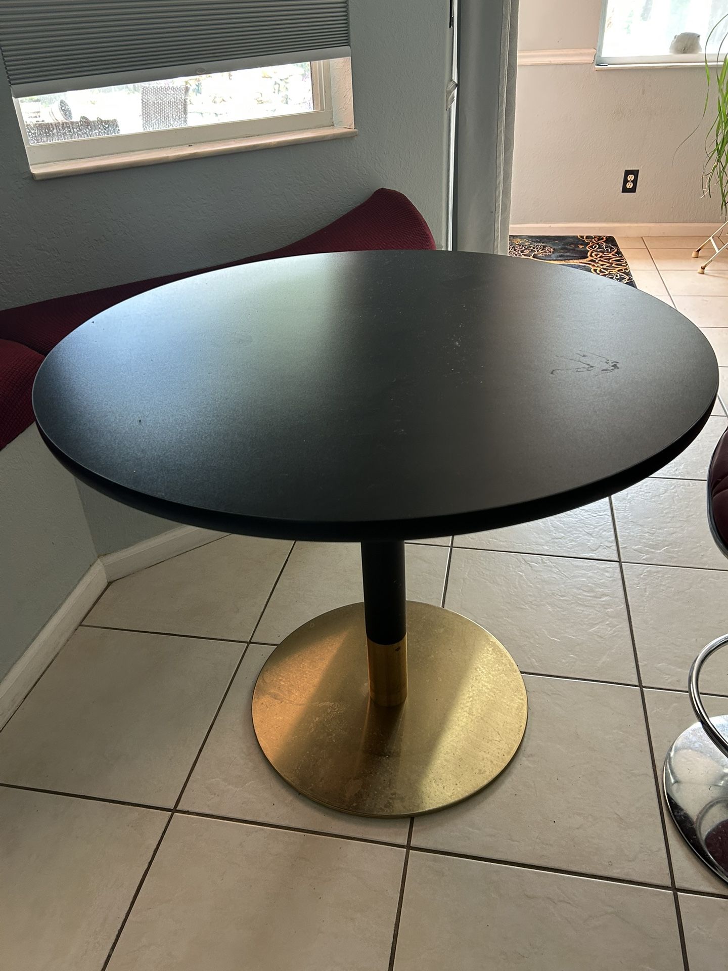 Nook Table 30H36W